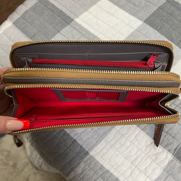 Wallet - Picture 2 of 4